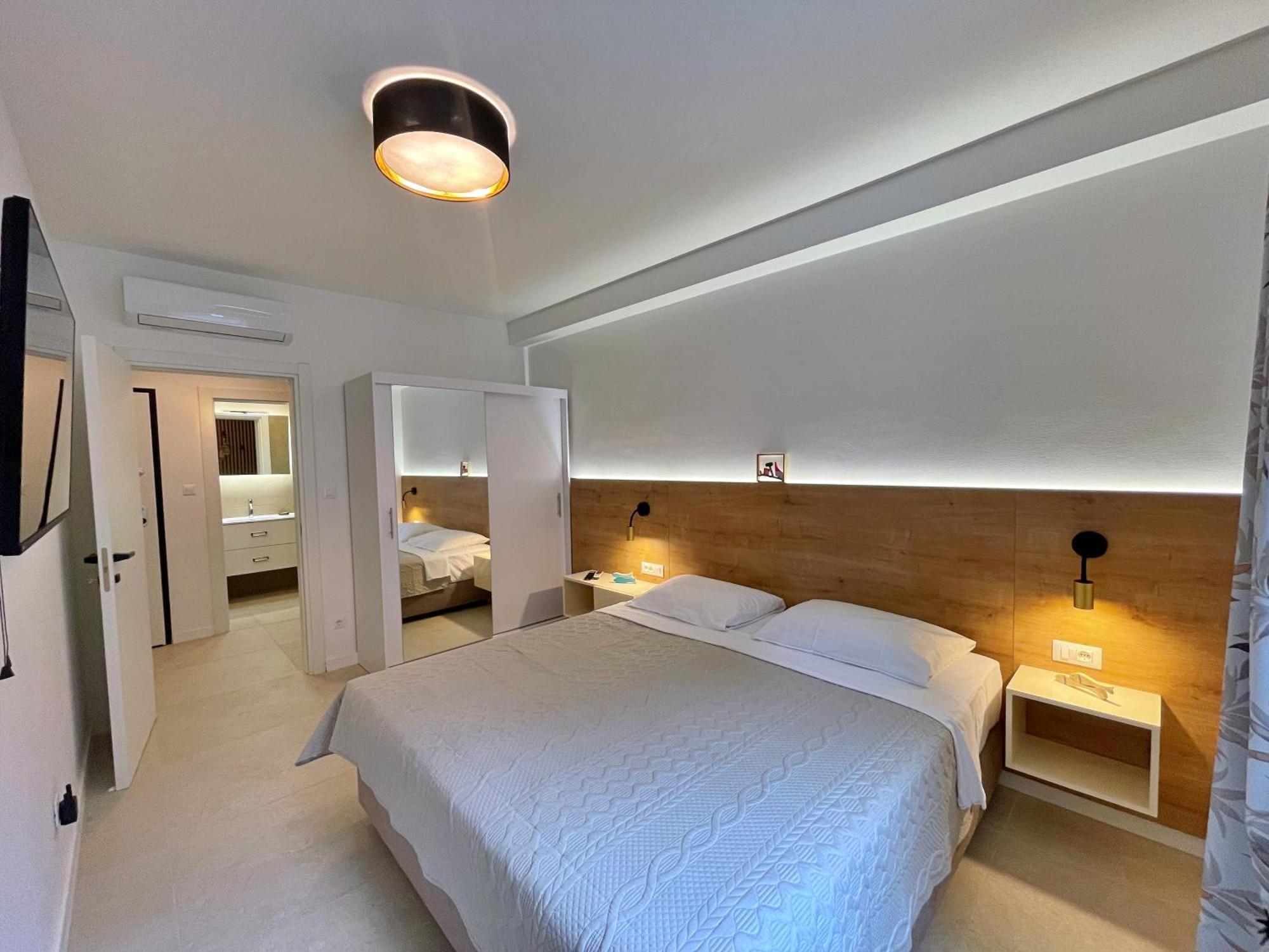 Villas Punta Silo - Luxury Apartments With Pool Bagian luar foto